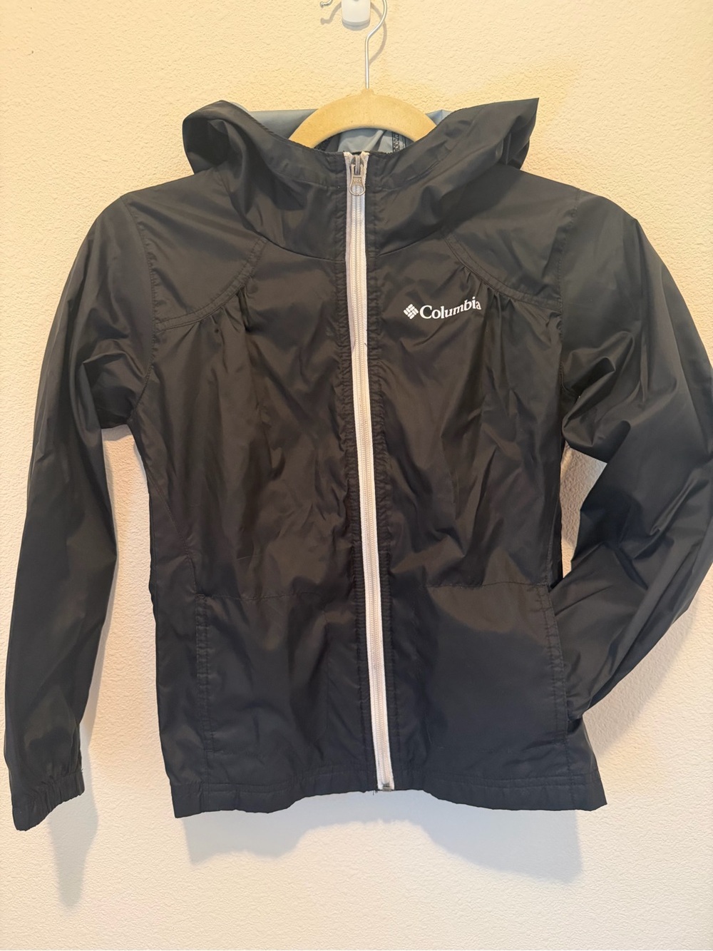 Columbia Girls’ Black Lightweight Hooded Jacket Small 7/8